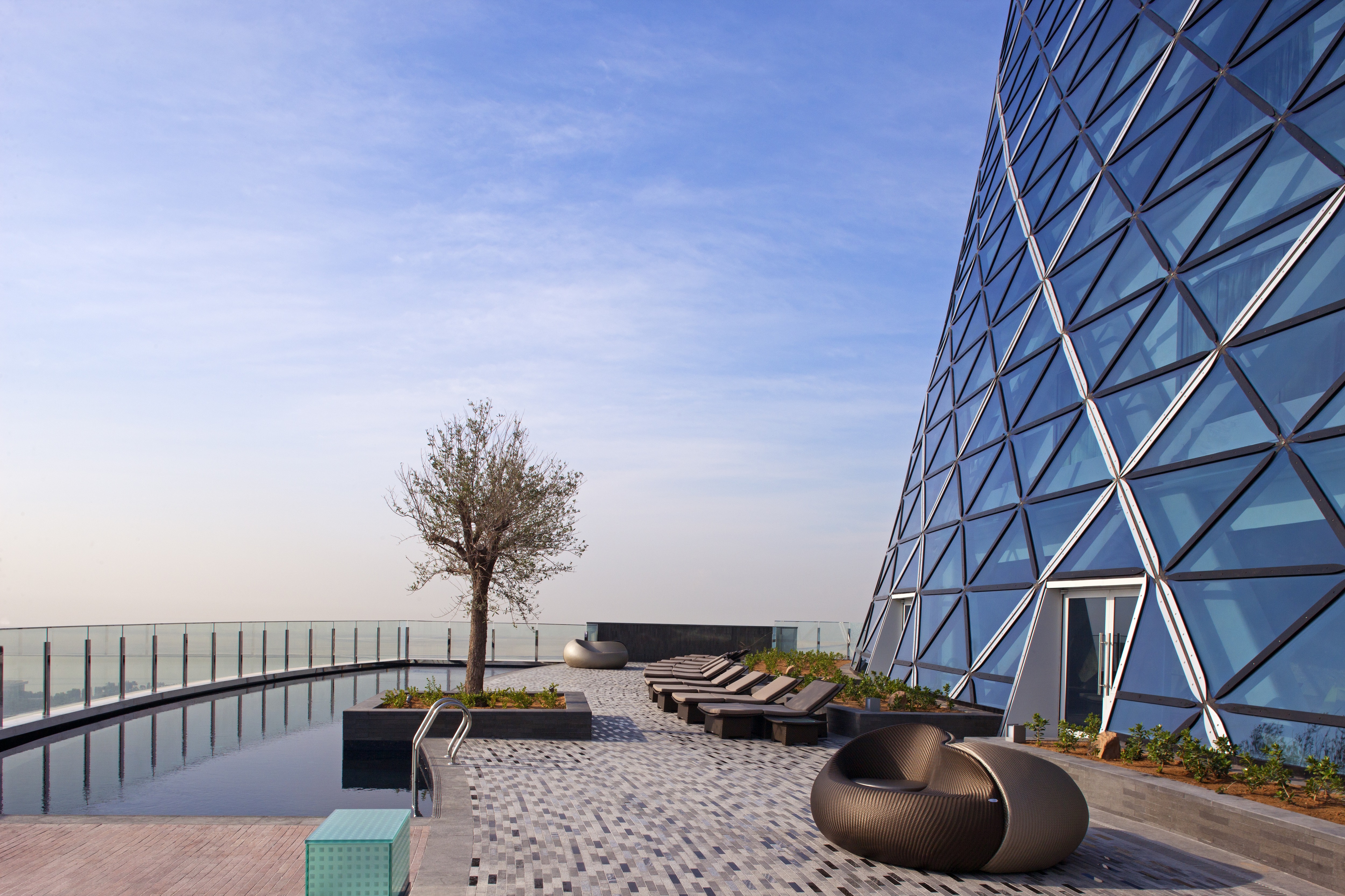 Centre al. Башня «Capital Gate» (Абу-Даби, ОАЭ,. Абу Даби Hyatt Capital Gate. Андаз Абу Даби. Andaz Capital Gate Abu Dhabi.