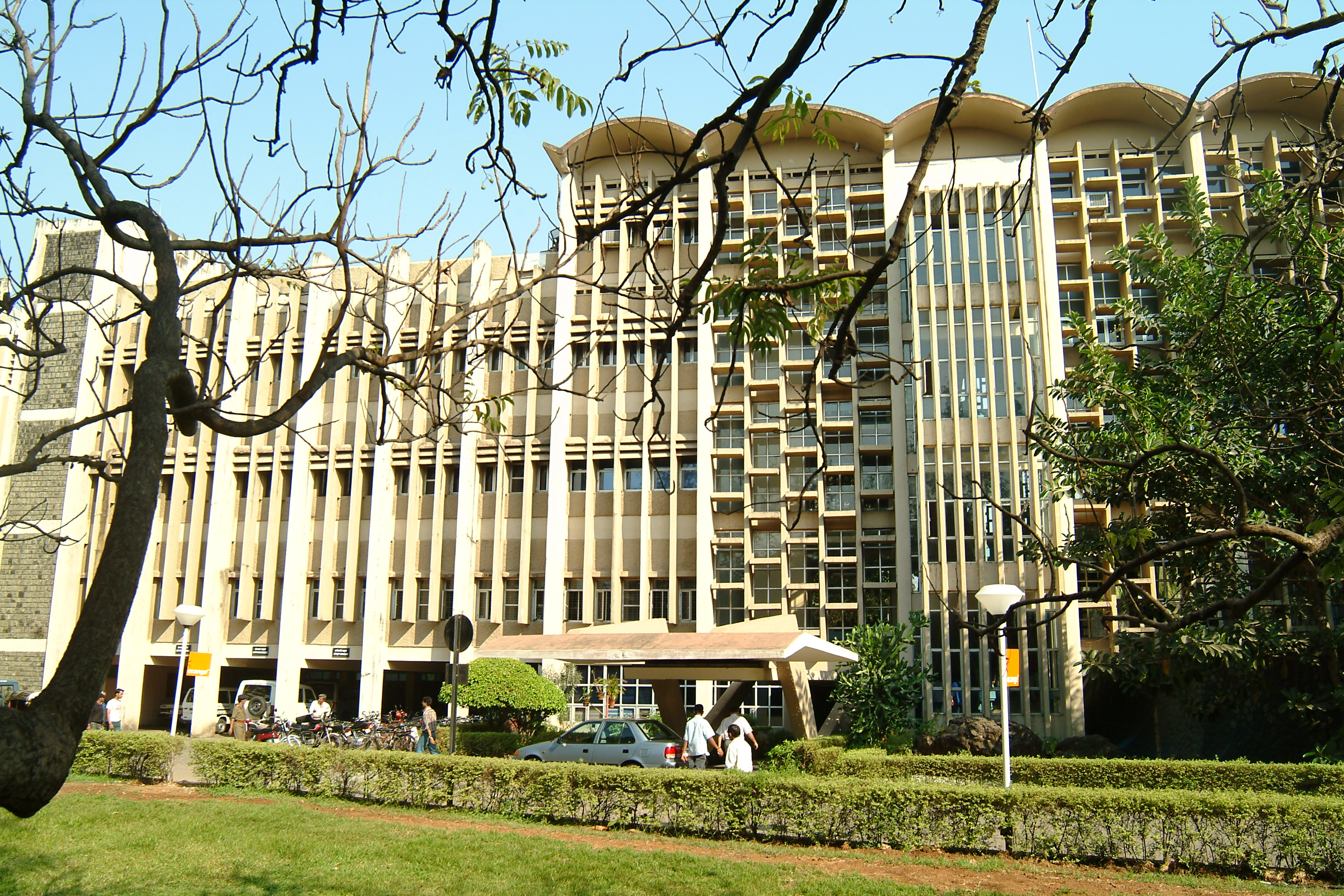 Институт богатства. Индийский Технологический институт. IIT Bombay университет. Indian Institute of Technology Bombay (IITB). Индийский Технологический институт в Дели.
