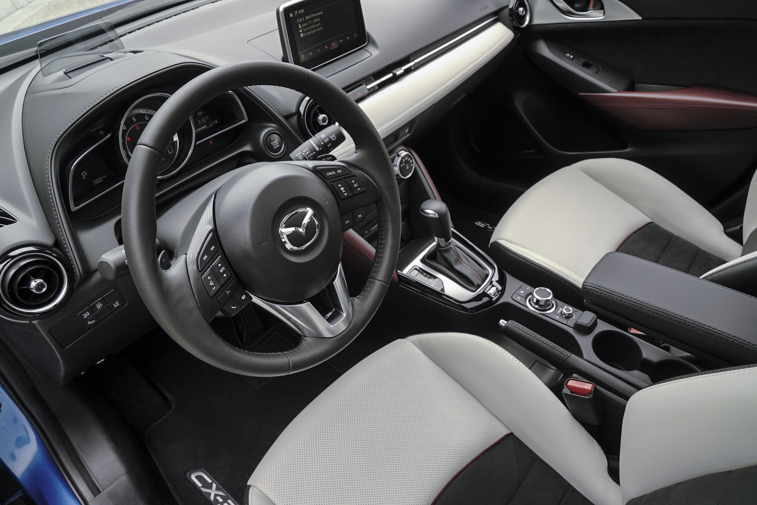 Интерьер mazda 3